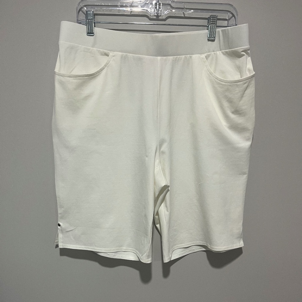 Chico weekends by Chico, cotton Span shorts, Stretch  Size 1, 8/M NWT